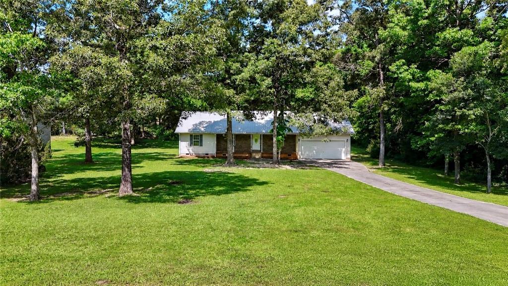 369 Oakland Dr., Calhoun, GA 30701