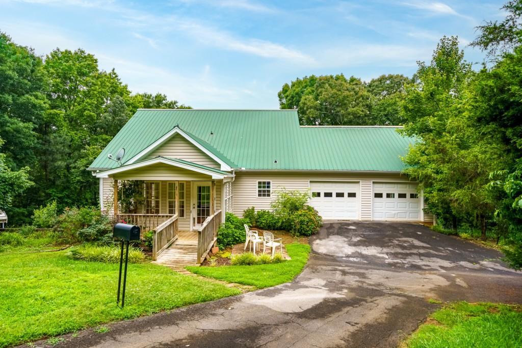 176 Big Oak Tree Rd., Adairsville, GA 30103