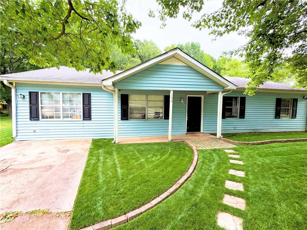124 Libby Ln., Jonesboro, GA 30238