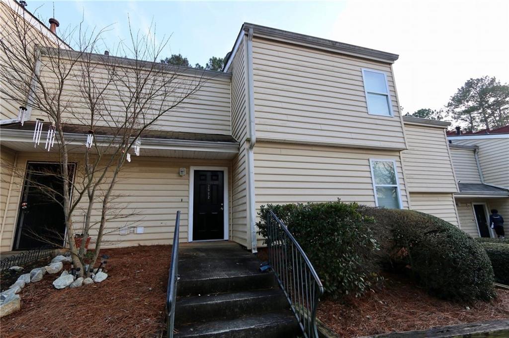 2082 Oak Park Ln., Decatur, GA 30032