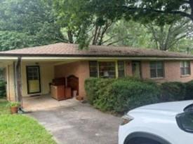 121 Dogwood Ln., Lawrenceville, GA 30046