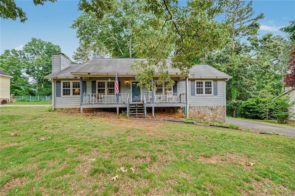 313 West Ln., Woodstock, GA 30188
