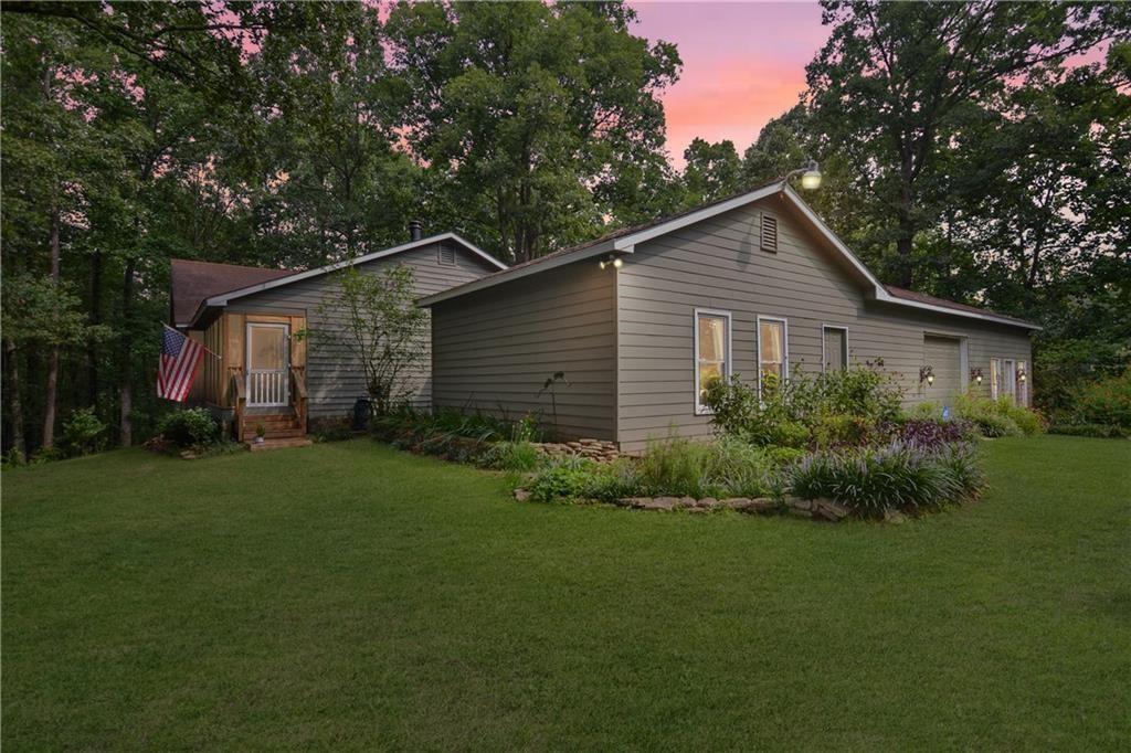 585 Lee Dr., Acworth, GA 30102