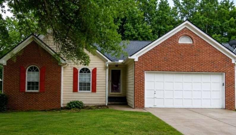 635 Clearwater Pl., Lawrenceville, GA 30044