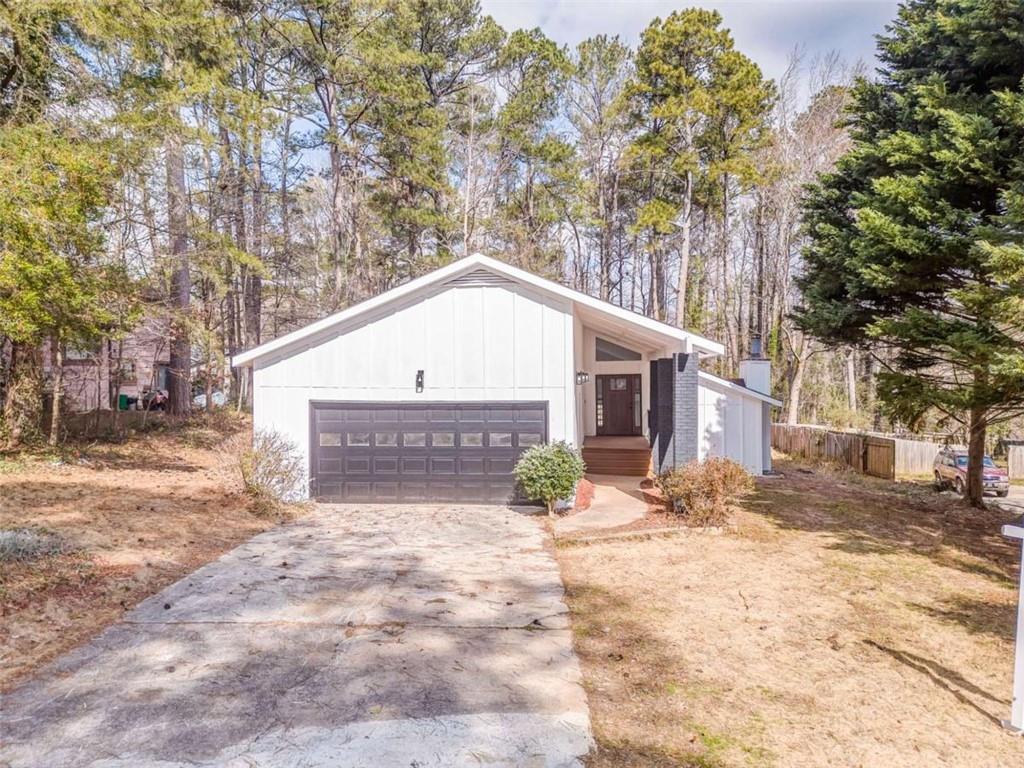 6788 E Woodridge Pl., Douglasville, GA 30135