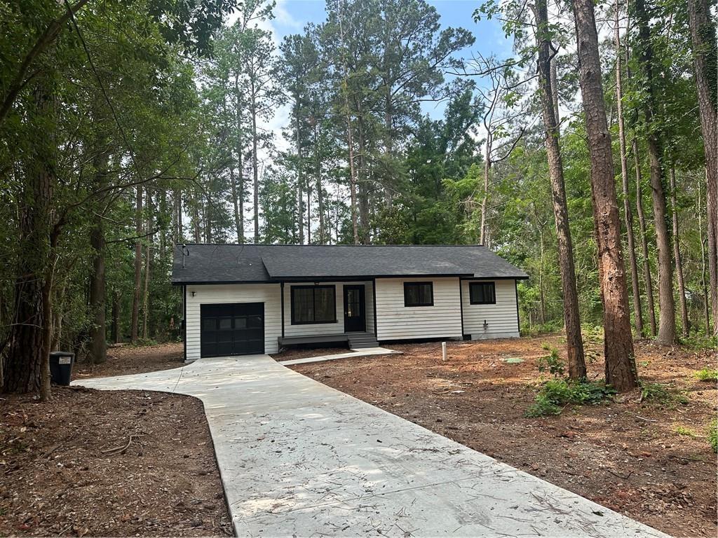 899 Virginia Ct., Conyers, GA 30094