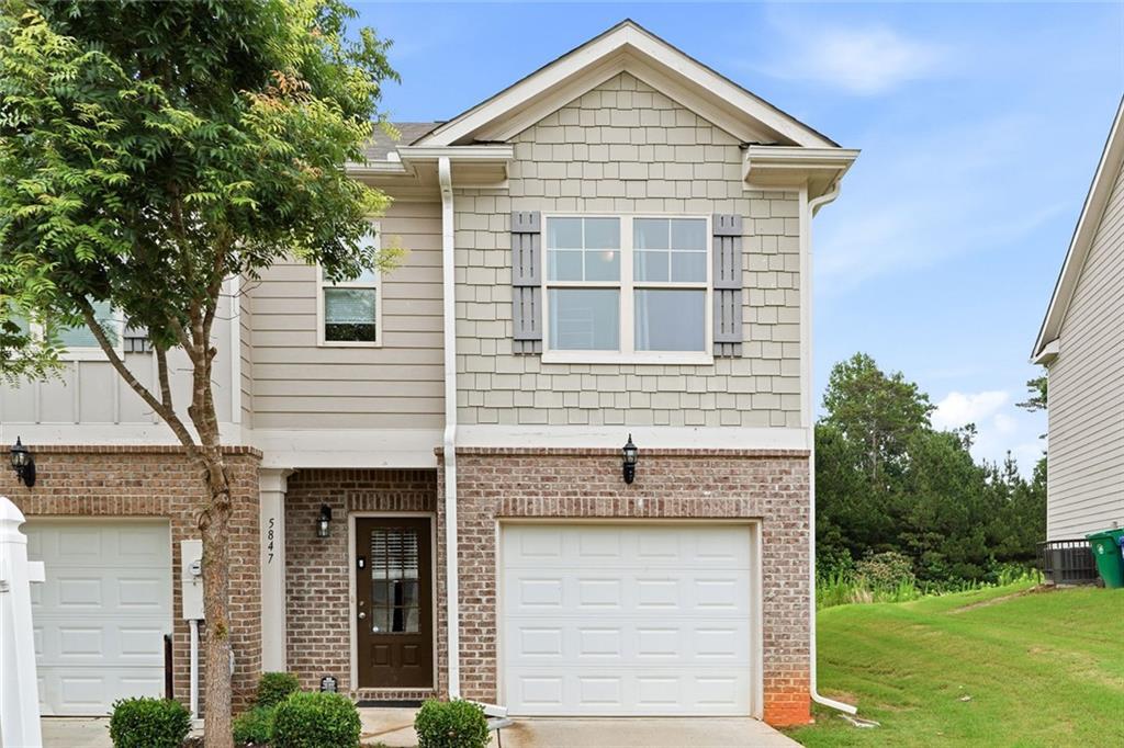 5847 Taka Ln., Lithonia, GA 30038