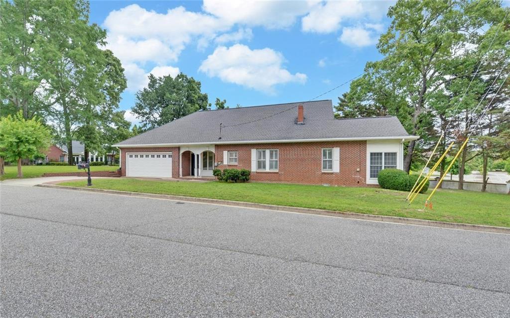 1261 Enota Ave., Gainesville, GA 30501