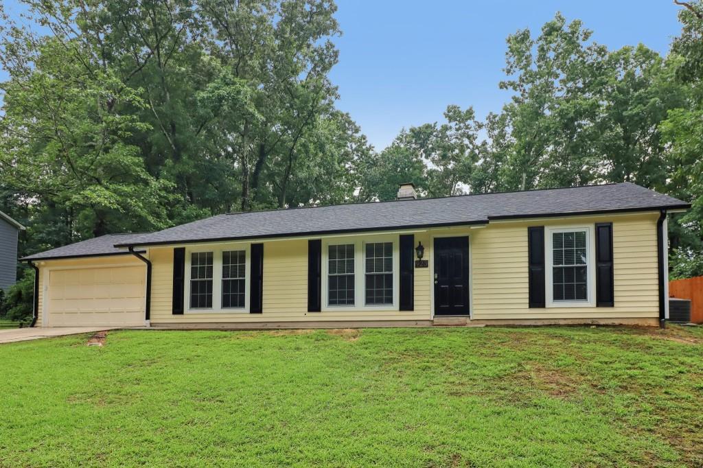 923 Bay Berry Ln., Lawrenceville, GA 30043
