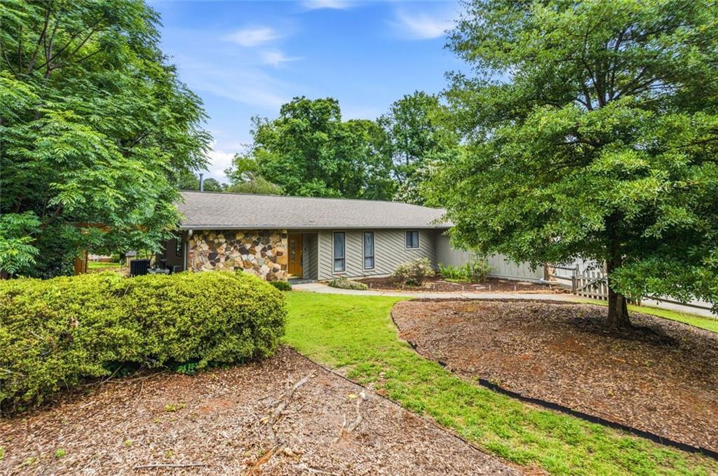 4759 Mockernut Ct., Lilburn, GA 30047