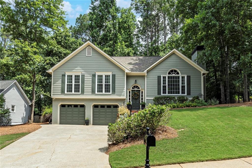 916 Fernwood Rd., Woodstock, GA 30189