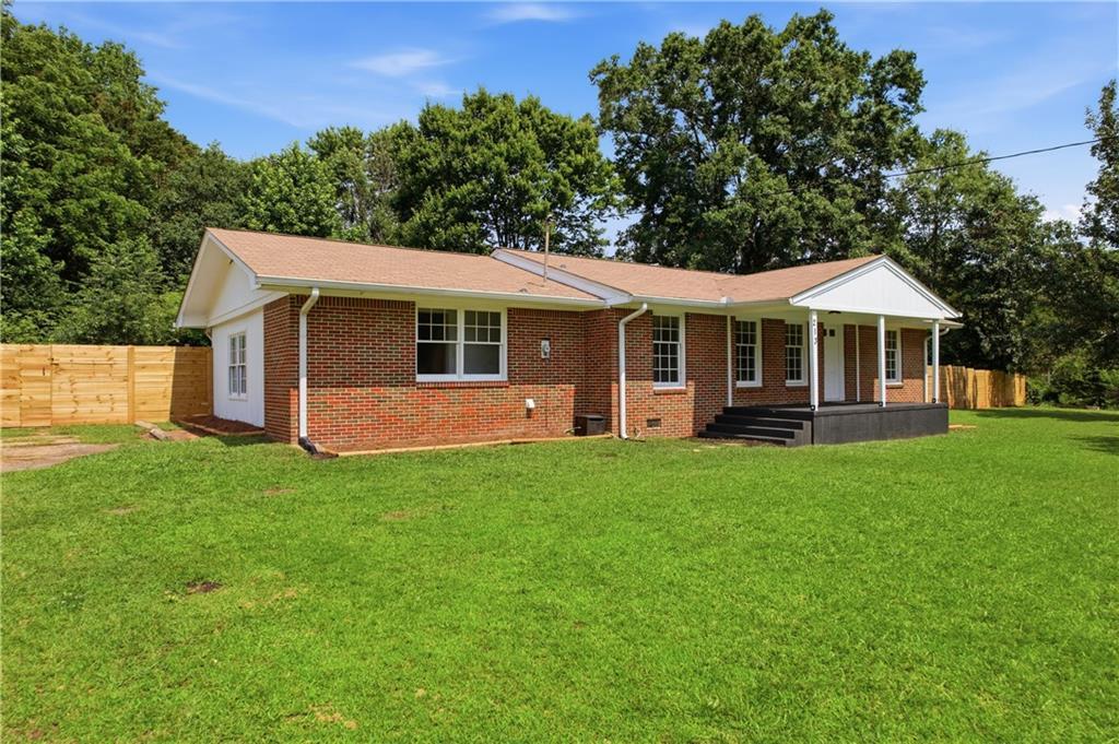 213 Wilbanks Cir., Dallas, GA 30132