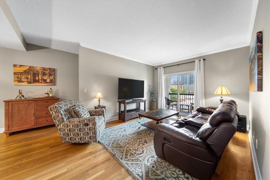 1074 Peachtree Walk #B401, Atlanta, GA 30309