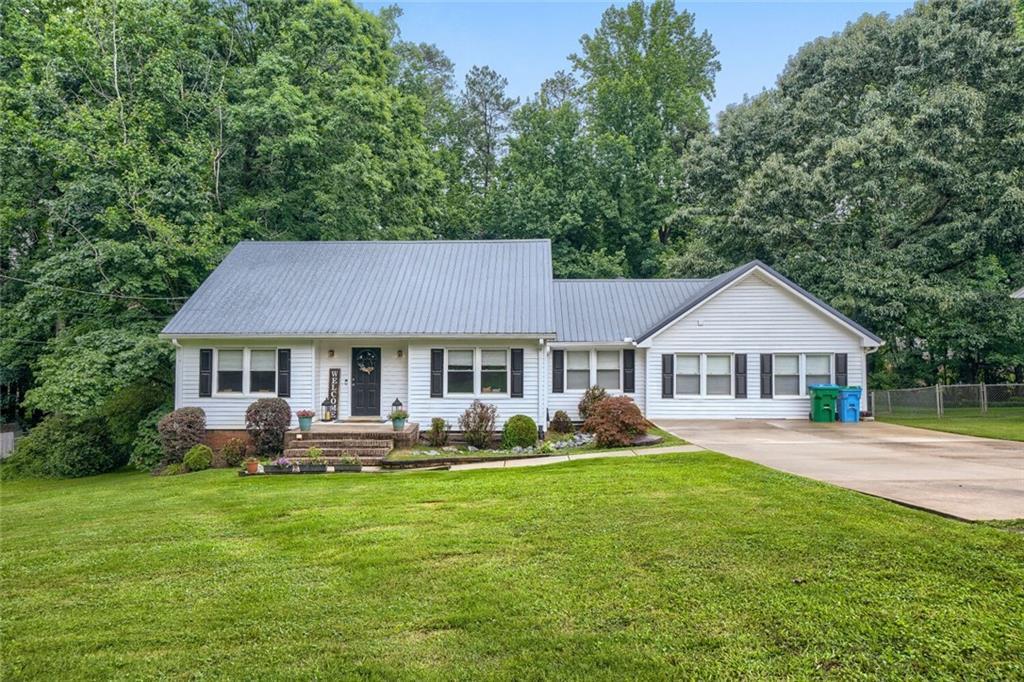 5042 Stephens Dr., Lilburn, GA 30047