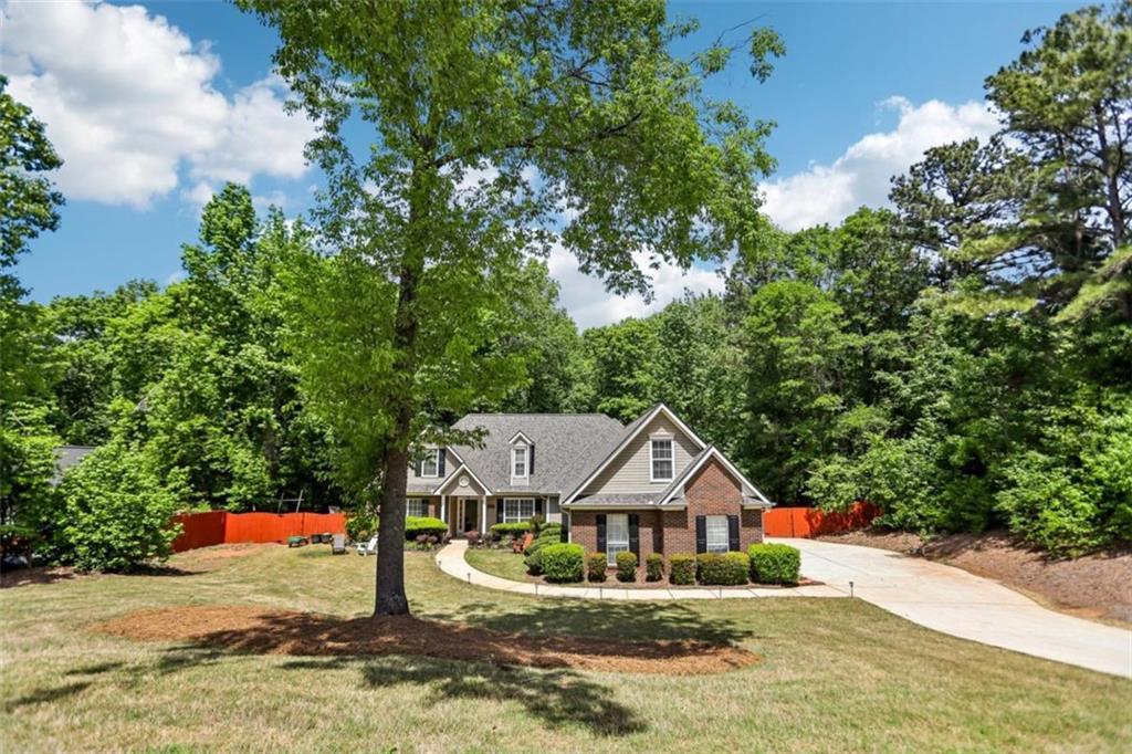 105 Stratford Cir., Stockbridge, GA 30281