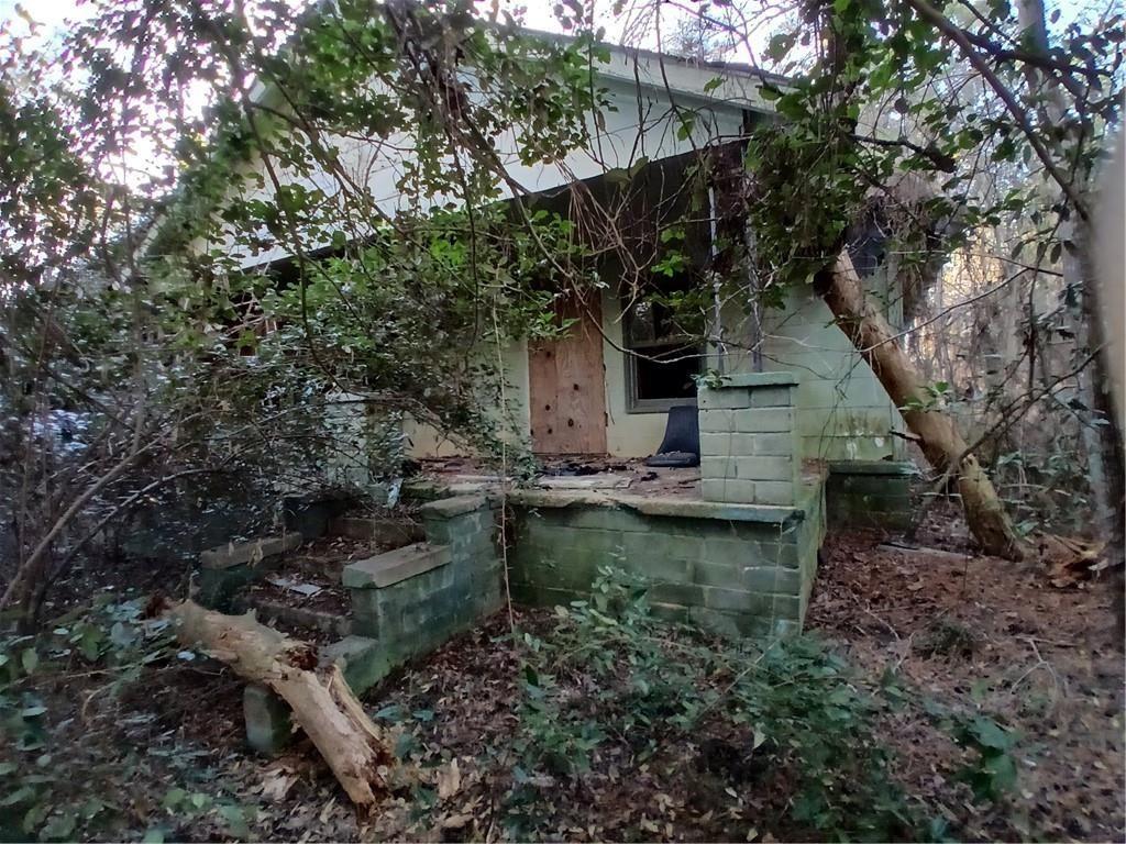 742 Campbell Rd., Covington, GA 30014