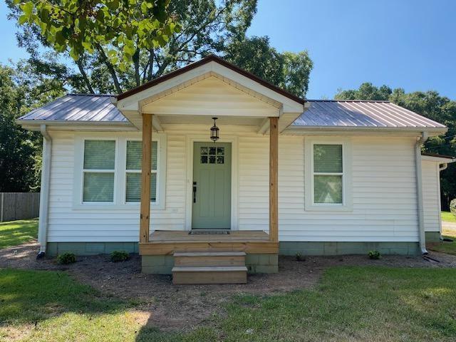 5919 River Rd., Flowery Branch, GA 30542