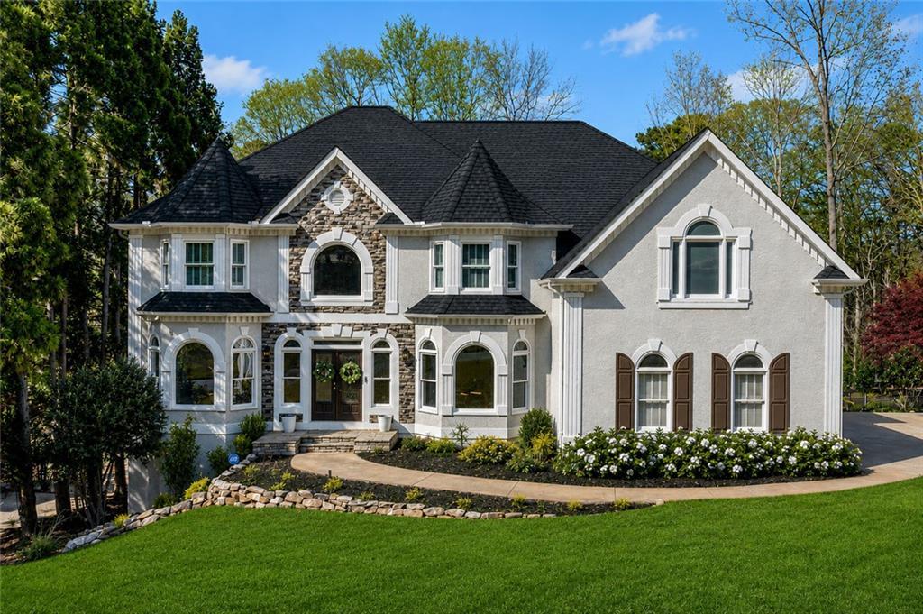 422 Lovinggood Landing Dr., Woodstock, GA 30189