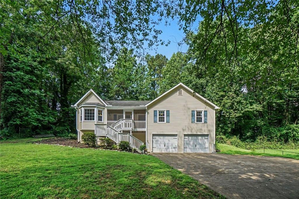 331 Creekbend Dr., Woodstock, GA 30188