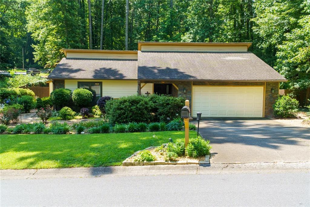 1211 Wade Green Cir., Acworth, GA 30102