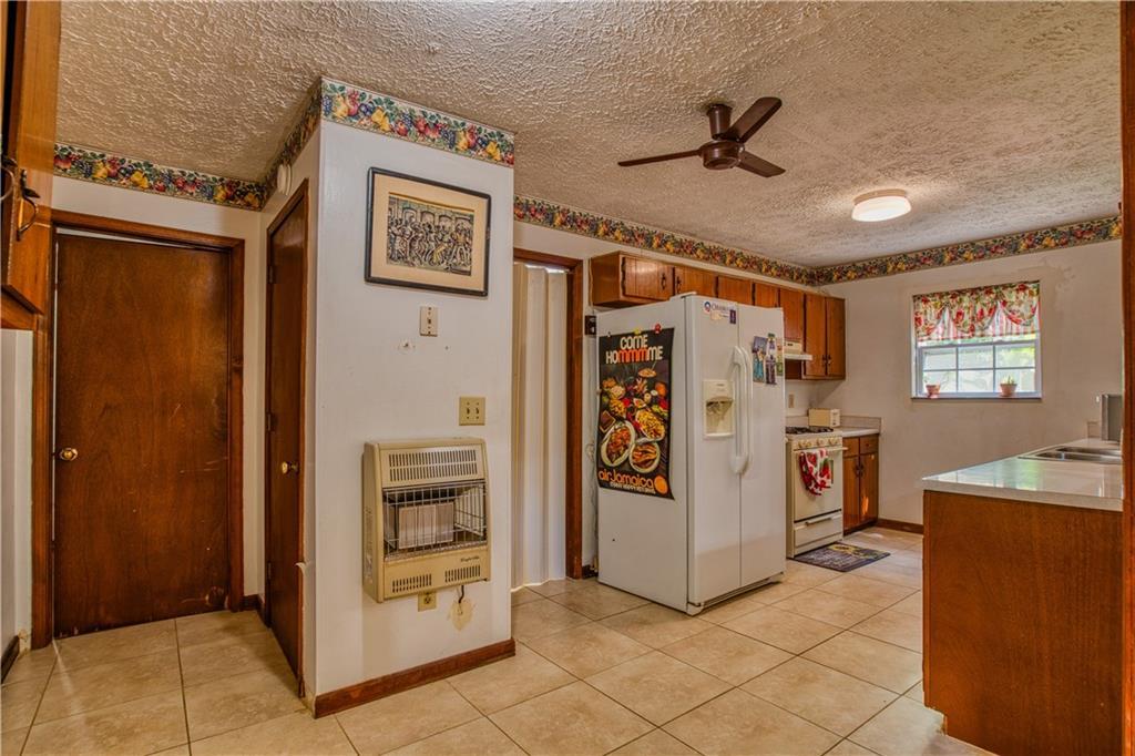 4477 Grier Dr., Snellville, GA 30039
