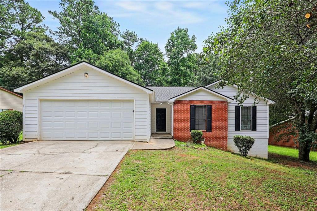 9112 Raven Dr., Jonesboro, GA 30238