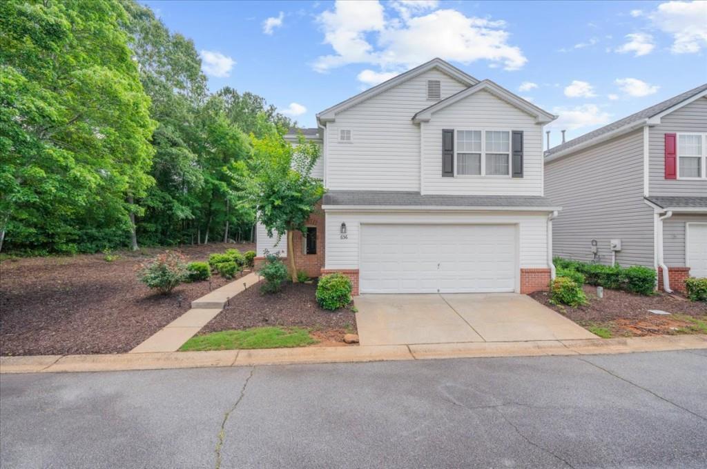656 W Oaks Dr., Woodstock, GA 30188