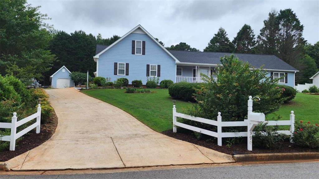 390 Lake Ridge Ct., Mcdonough, GA 30252