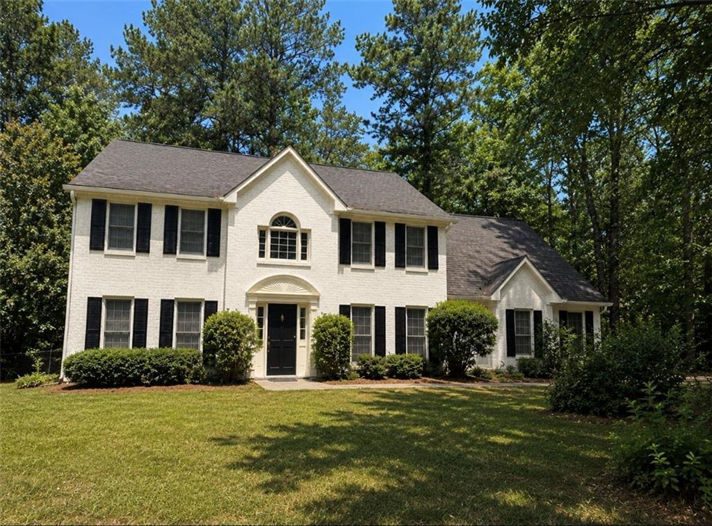 4933 Willow Creek Dr., Woodstock, GA 30188