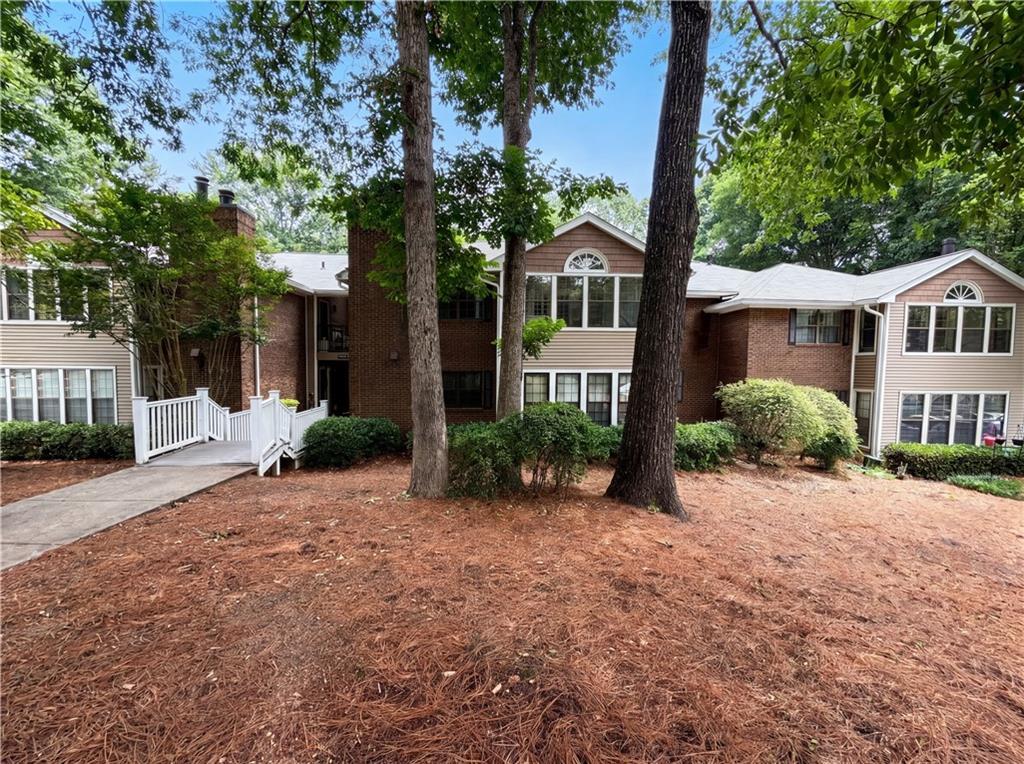 507 Barrington Hills Dr., Atlanta, GA 30350