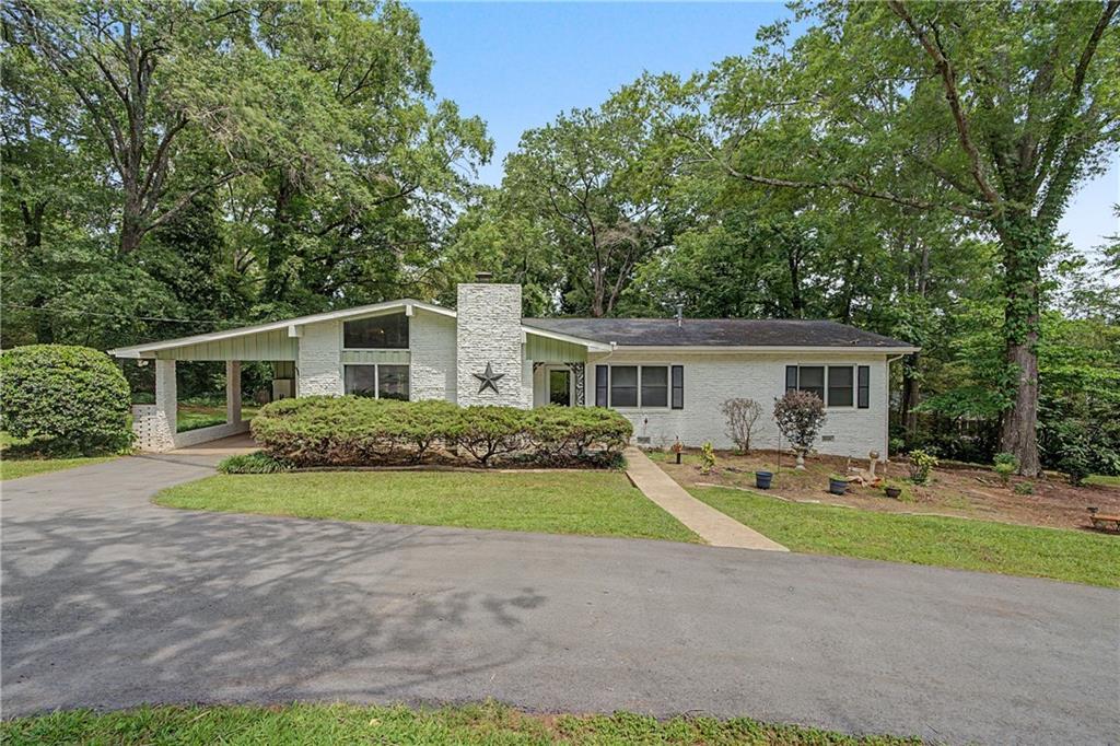 6 Virginia Cir., Cedartown, GA 30125