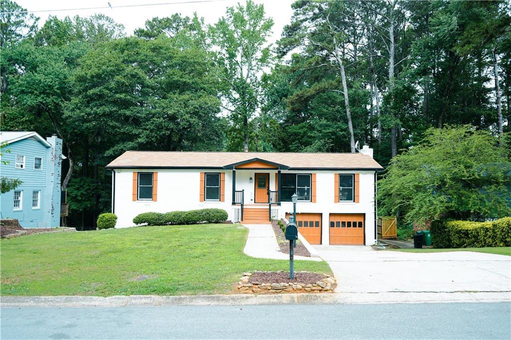 1572 Darwen Ln., Tucker, GA 30084