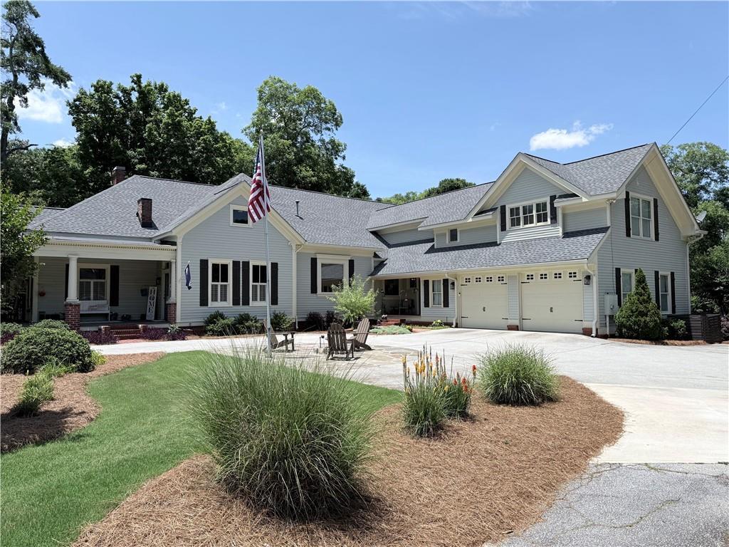 1049 N Main St., Conyers, GA 30012