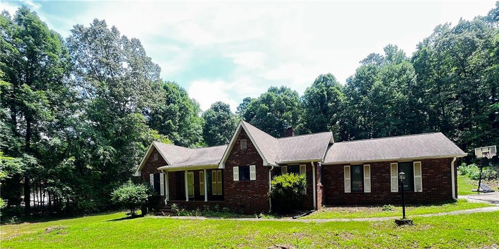 760 Pine Needle Rd., Hampton, GA 30228