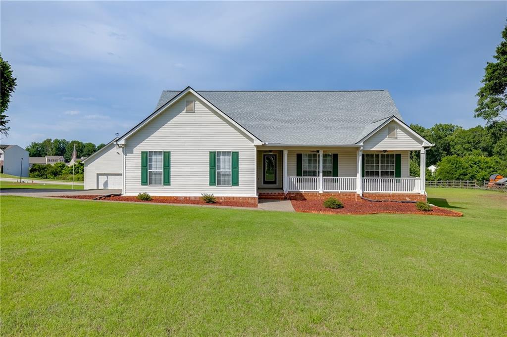 352 Olde Wick Tr., Hoschton, GA 30548