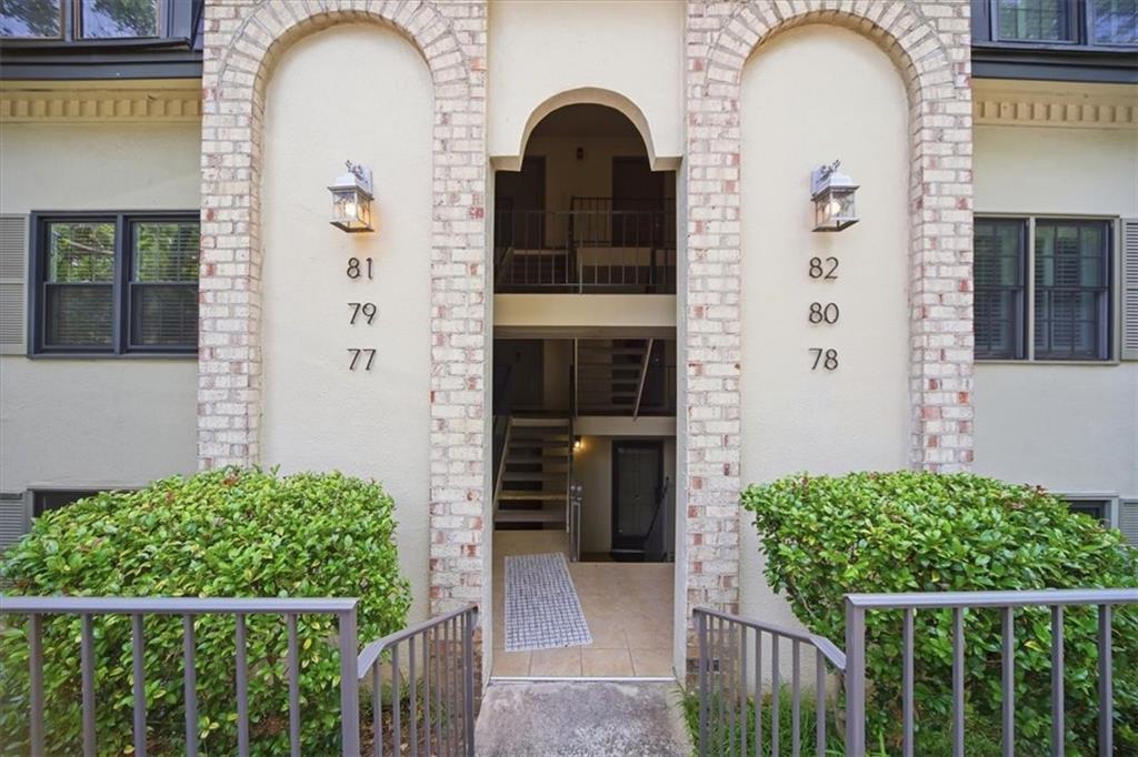 80 Chaumont Sq., Atlanta, GA 30327