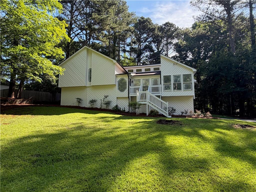 585 Rivercrest Dr., Woodstock, GA 30188