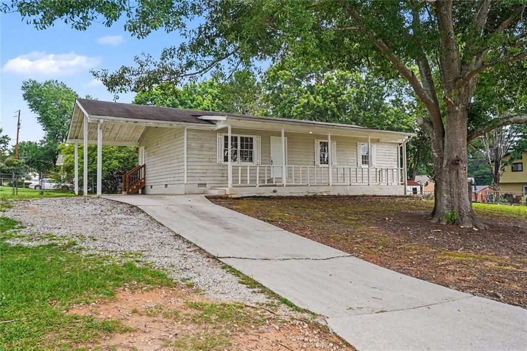 1394 Almand Creek Dr., Conyers, GA 30094