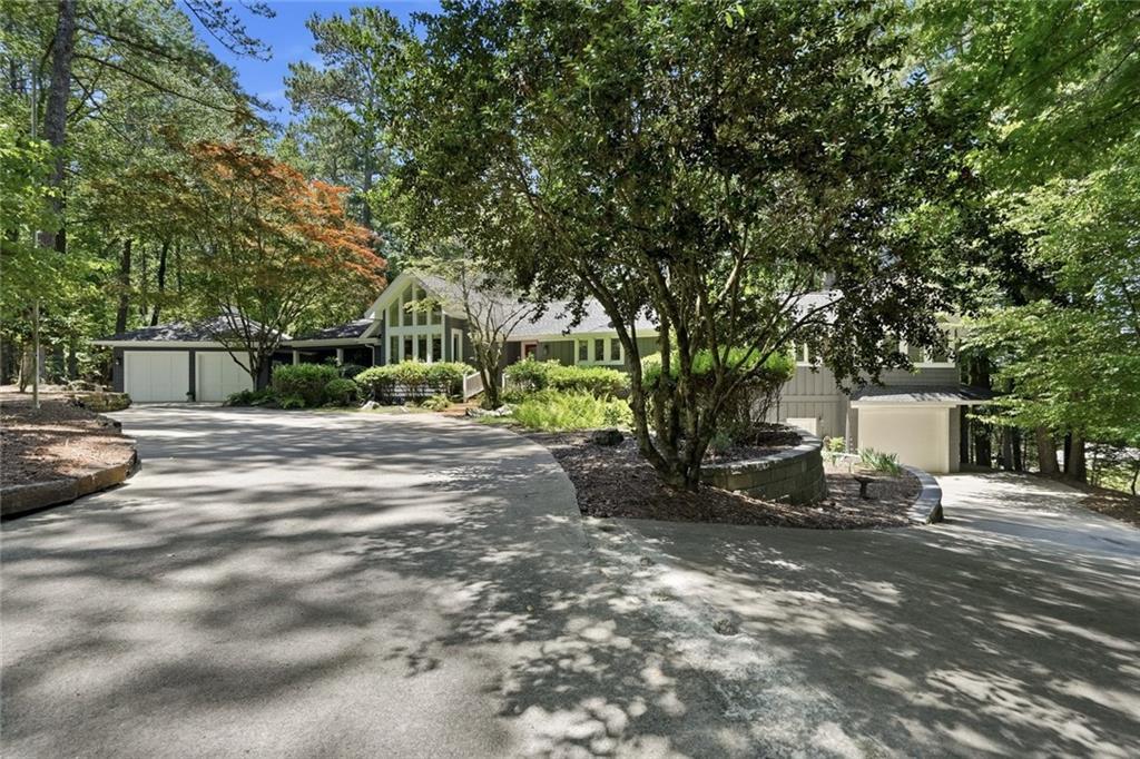 6504 Yacht Club Rd., Flowery Branch, GA 30542