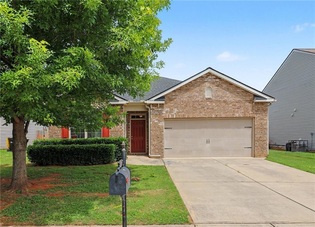 1886 Osprey Dr., Hampton, GA 30228
