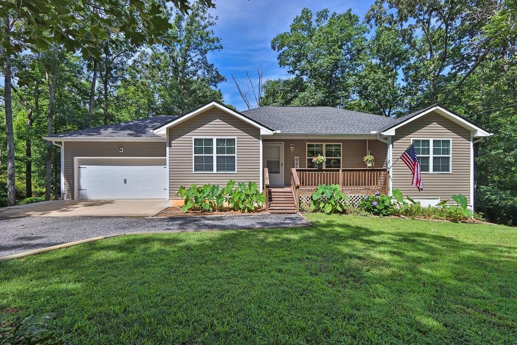 107 Emmette Dr., Dawsonville, GA 30534