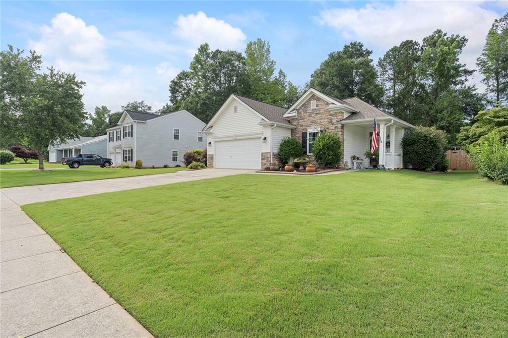 173 Autumn Creek Dr., Dallas, GA 30157