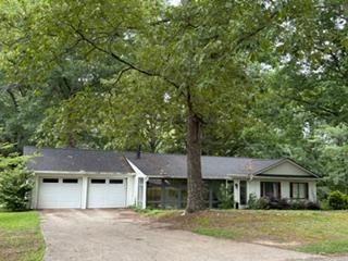 5045 Red Oak Ln., Gainesville, GA 30506