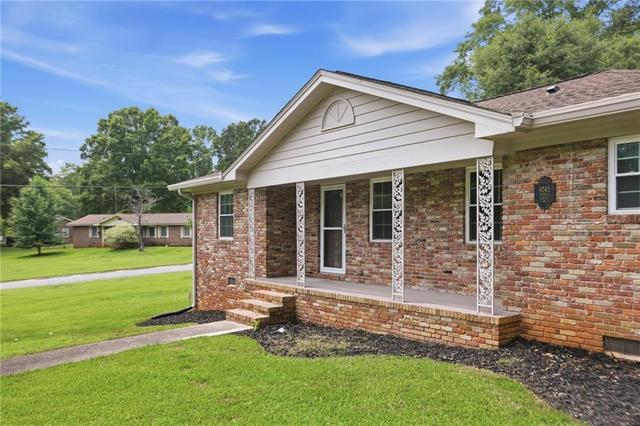 New Homes with Master Bedrooms on the 1st Floor That Attend Mceachern High School: June 13th to June 19th