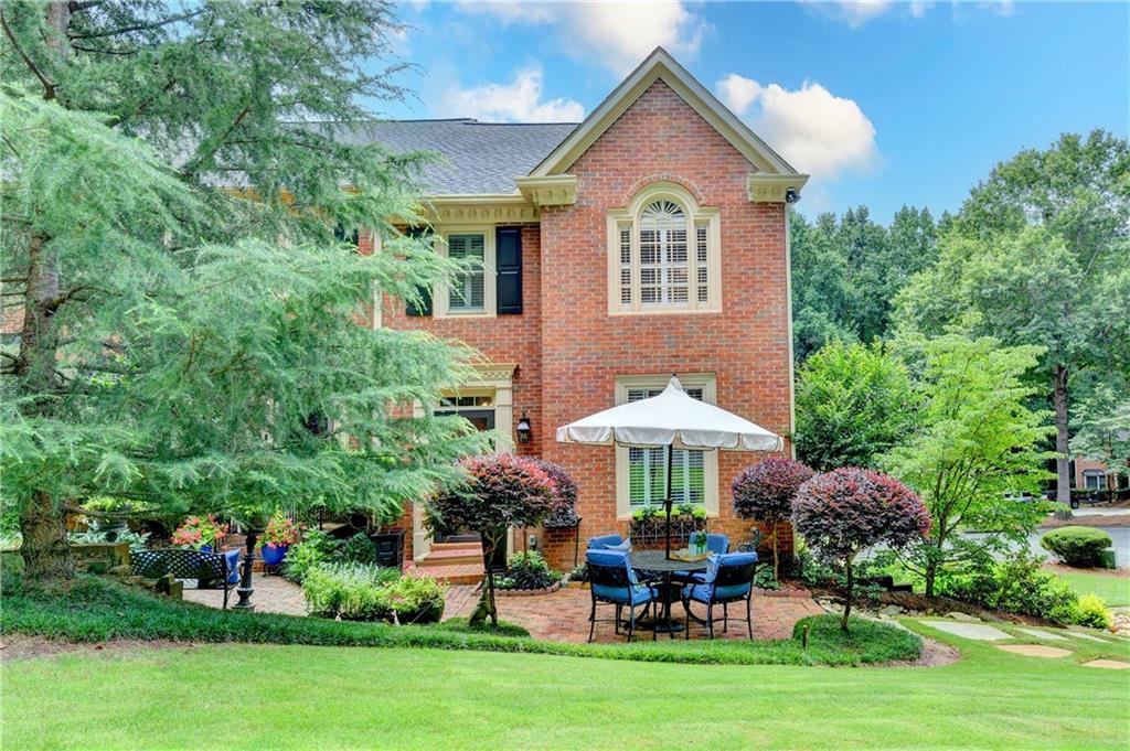 125 Weatherburne Dr., Roswell, GA 30076