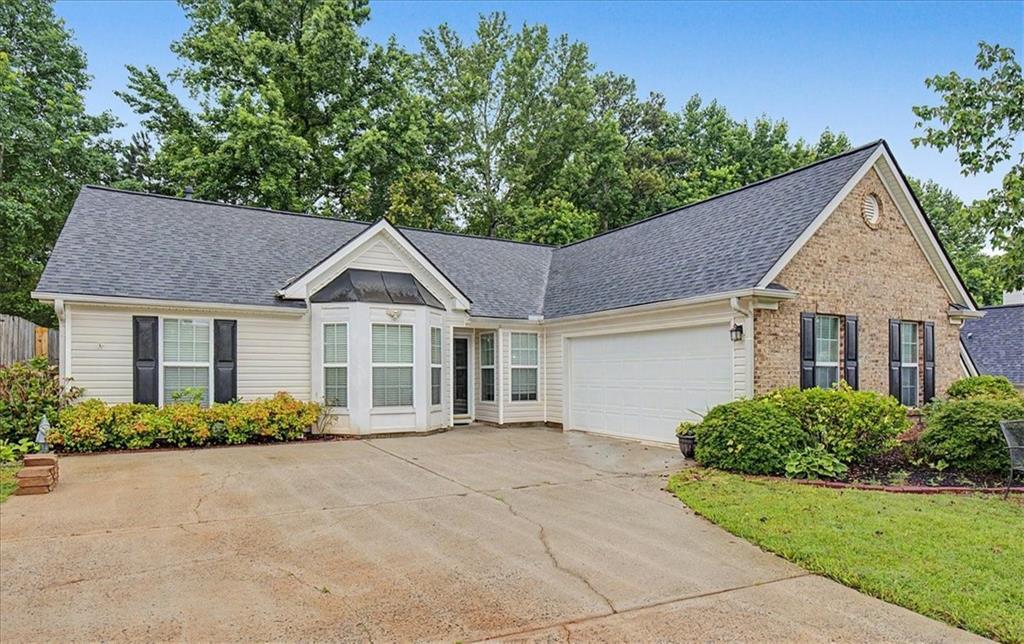 221 Mount Laurel Dr., Dallas, GA 30132