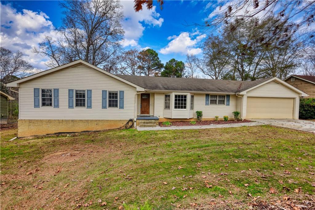2289 Amberbrook Dr., Conyers, GA 30094
