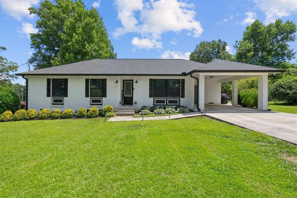432 Sally Ann Cir., Bowdon, GA 30108