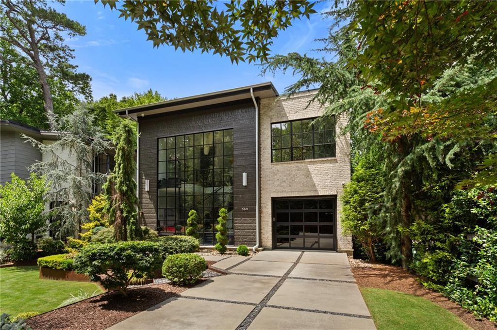 569 Overbrook Dr., Atlanta, GA 30318