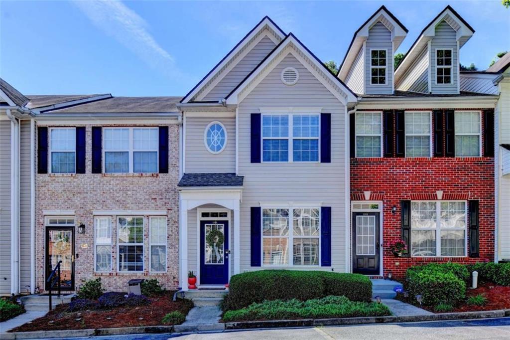 1364 Penhurst Dr., Lawrenceville, GA 30043